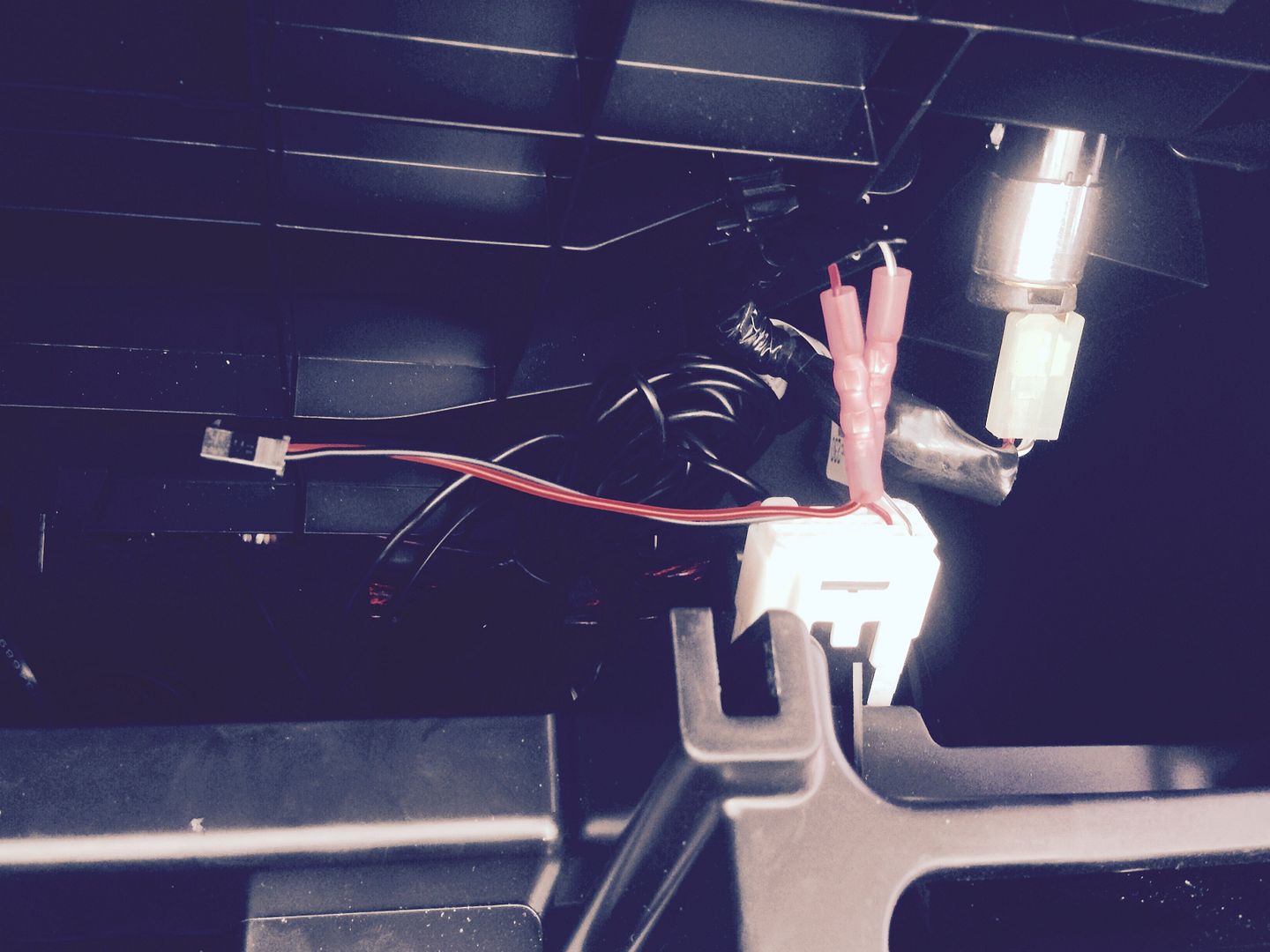 Finding a dash light dimming power wire in the console. Toyota Tundra